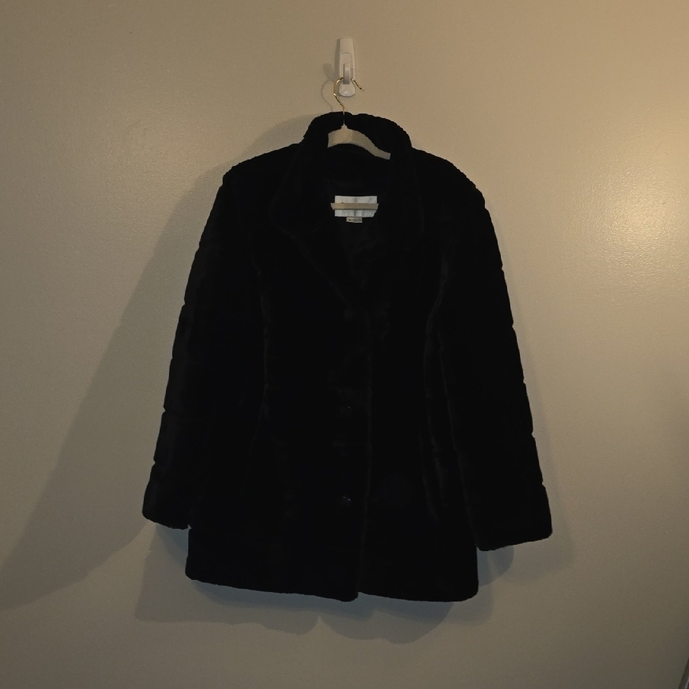 Chic Black Jacobson's Faux Fur Teddy Jacket for Women LOT-HC